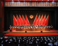 【駐馬店廣視網(wǎng)訊】（記者 冀晴）2月24日上午，中國人民政治協(xié)商會議第三屆駐馬店市委員會第五次會議在市會展中心隆重開幕。上午9時，在雄壯的中華人民共和國國歌聲中市政協(xié)三屆五次會議在市會展中心開幕。市政協(xié)三屆五次會議應(yīng)到委員442名，實到422名，符合法定人數(shù)。
