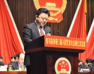 2月25日下午，出席市三屆人大七次會議的代表分團審議了陳星市長所作的政府工作報告。