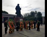 弘揚(yáng)烈士精神，緬懷烈士功績(jī)。