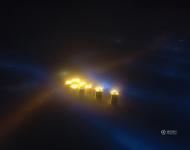 濃濃的霧霾遮住了夜晚的光線，變成幽幽的光影。nico/東方IC