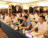 上午十時，啟動儀式正式開始。市委常委、宣傳部長戚存杰，市政府副市長馮玉梅，市委宣傳部常務(wù)副部長劉衛(wèi)明，市廣播電視臺臺長王宇，市廣播電視臺總編輯王磊，市電視新聞中心主任于海建，省駐駐新聞單位、市屬新聞單位及新媒體單位的代表，市直各有關(guān)單位負(fù)責(zé)宣傳的科長（辦公室主任），各縣區(qū)委宣傳部分管副部長及網(wǎng)絡(luò)科長等200余人出席今天的上線啟動儀式。