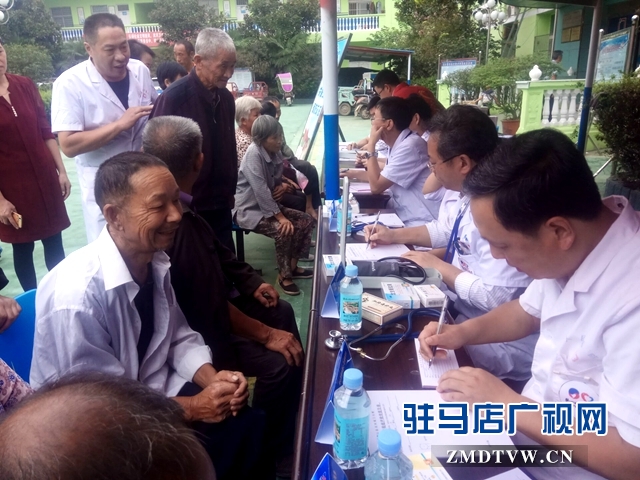 3、根據(jù)不同病情免費(fèi)發(fā)放藥品.jpg