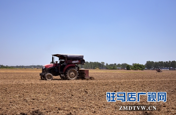 正陽縣永興鎮(zhèn)：400臺(tái)“鐵?！睋尫N忙