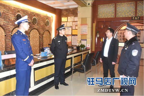  平輿警方多警聯(lián)動(dòng)確保兩會(huì)安全順利召開