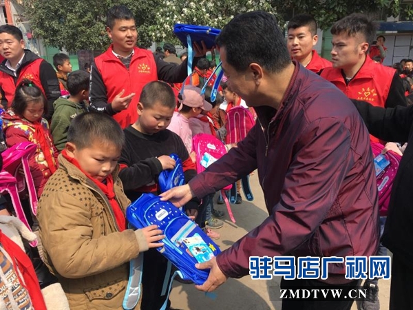 新蔡縣開展“全國中小學(xué)安全教育進(jìn)校園” 宣傳活動(dòng)