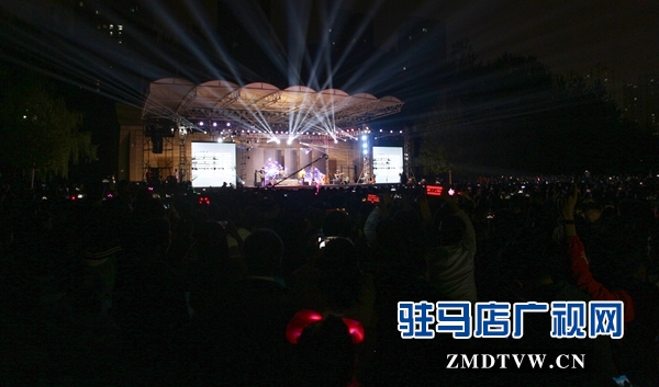 黃淮學(xué)院校園歌手邵帥舉辦首場(chǎng)演唱會(huì)拉開全國(guó)巡演的序幕