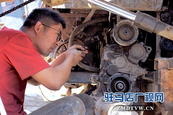 正陽農(nóng)機(jī)監(jiān)理站“送檢下鄉(xiāng)”備戰(zhàn)“三夏”