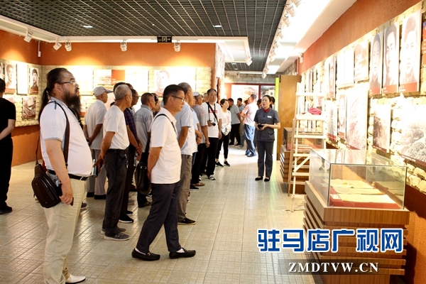 汝南縣十里鋪社區(qū)開展緬懷先烈重溫紅色經典活動