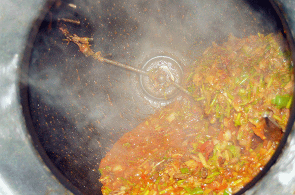 深夜食堂：攢勁弟弟帶你吃！烏魯木齊十大經(jīng)典拌面館，咱新疆人就好這口... 