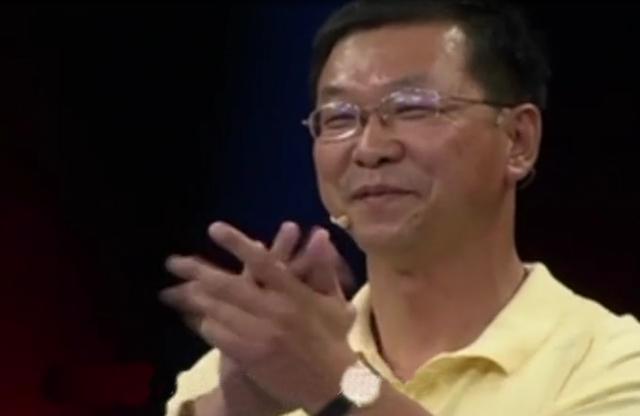 男子帶“御賜佩刀”鑒寶，發(fā)現(xiàn)刀上四個字，專家：您祖宗是何人？ 