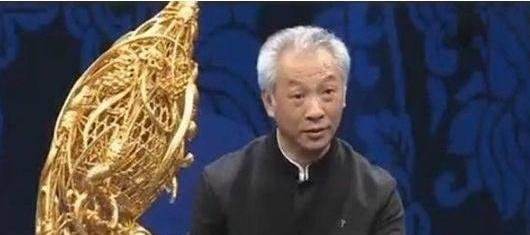 小伙鑒寶估價(jià)20萬，觀眾當(dāng)場就想買，專家：你少說了幾個(gè)零 