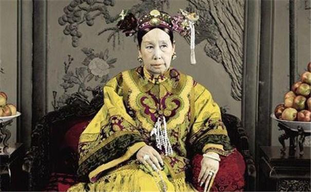 慈禧在“中和節(jié)”要干特殊的事兒，宮女們要在紫禁城為她抓蟲 