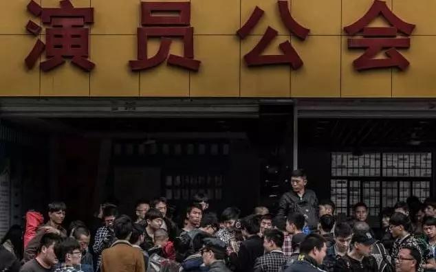 拍電視劇不如拍抖音？橫店群演紛紛轉(zhuǎn)戰(zhàn)短視頻
