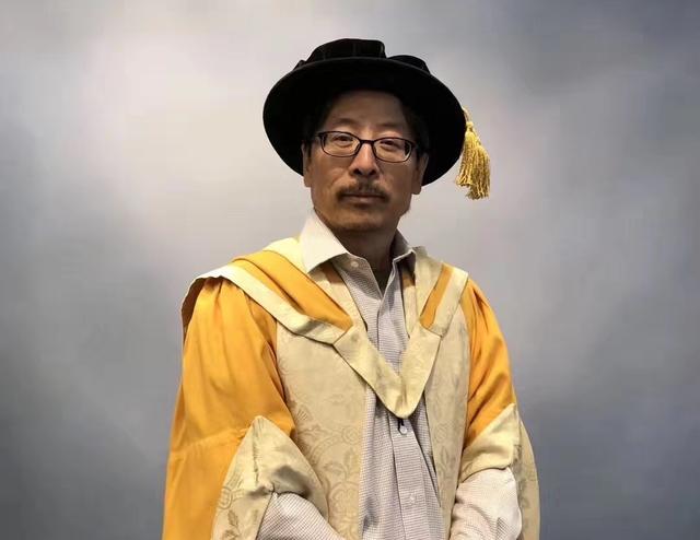 冷軍畫蒙娜麗莎的微笑，草圖都賣186萬？放大25倍后見證奇跡！ 