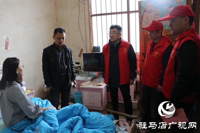 駐馬店廣播電視臺(tái)開展“不忘初心、牢記使命黨員”志愿者活動(dòng)