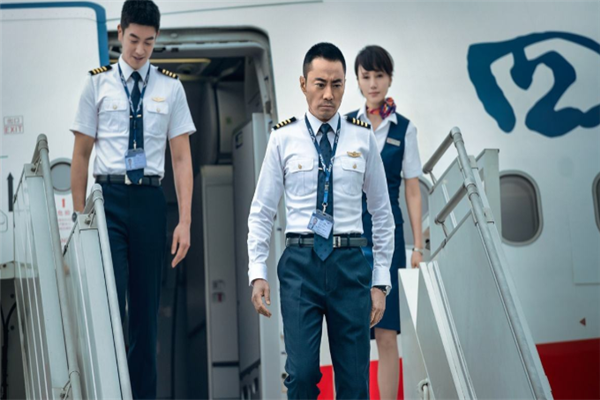 中國機長：歐豪拍戲太拼？幕后曝光后讓人心疼！