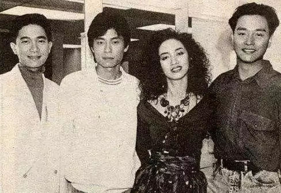 被毒啞的王杰，今天57歲了：年少愛聽他的歌，再聽已是傷心人 