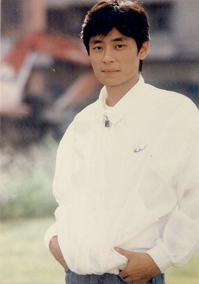被毒啞的王杰，今天57歲了：年少愛聽他的歌，再聽已是傷心人 