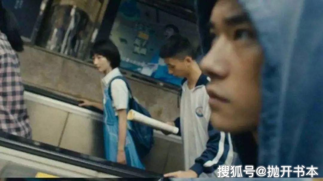 《少年的你》，校園暴力只是殼，兩個(gè)沒(méi)有未來(lái)的人如何相互取暖才是核 