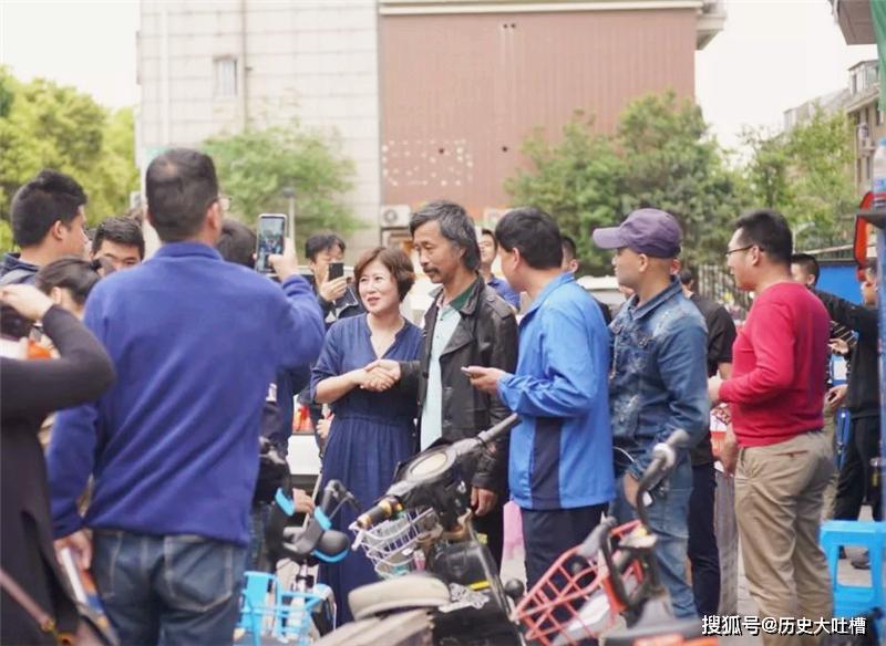  “流浪大師”沈巍曾衣衫襤褸，如今的生活卻發(fā)生了翻天覆地的變化 