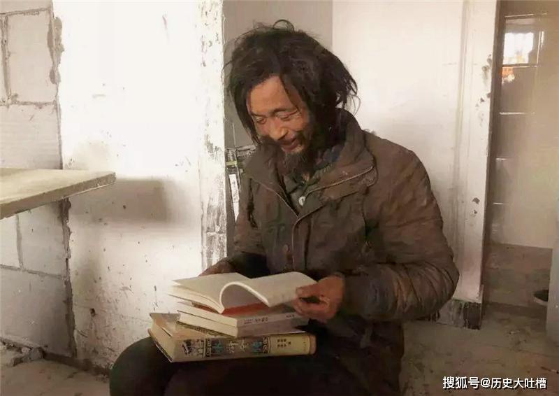  “流浪大師”沈巍曾衣衫襤褸，如今的生活卻發(fā)生了翻天覆地的變化 