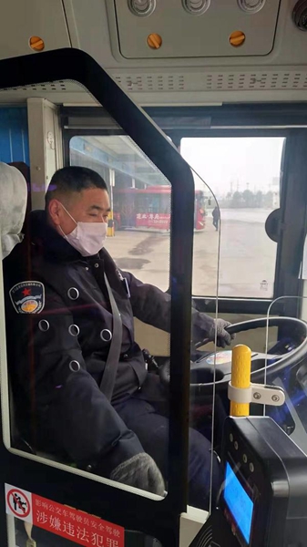 疫情防控：駐馬店公交車日消毒兩次，駕駛員佩戴口罩
