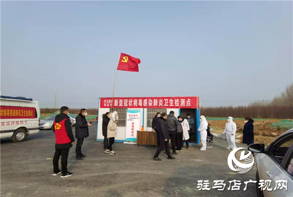 黨旗飄揚，黨徽閃亮