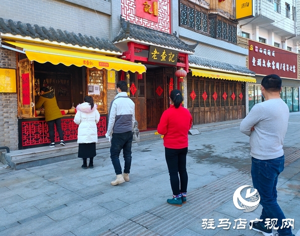 老查記在駐馬店率先開(kāi)啟無(wú)人售賣窗口