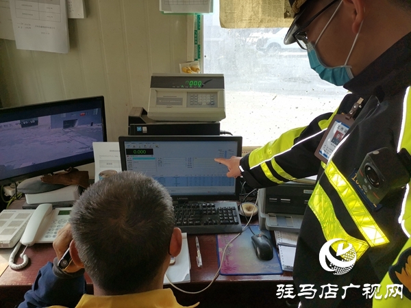 正陽(yáng)縣交通運(yùn)輸執(zhí)法局嚴(yán)治超載保安全
