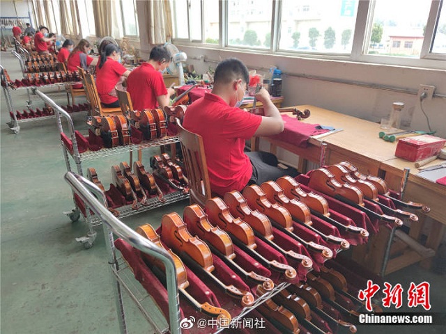 老鄉(xiāng)幫老鄉(xiāng)，師傅帶徒弟，確山農(nóng)民華麗轉變?yōu)?ldquo;制琴師”