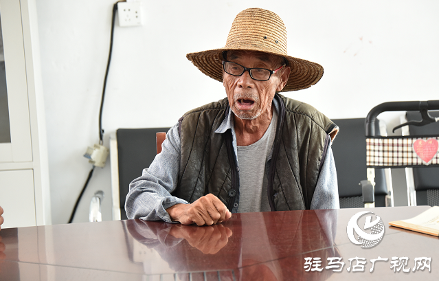 平輿縣公安局機(jī)關(guān)黨支部和閆樓村委黨支部開展結(jié)對共建活動(dòng)