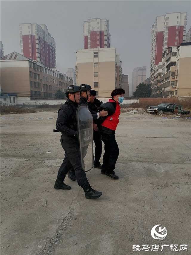 練為戰(zhàn)！平輿縣公安局特巡警大隊開展反恐防暴實戰(zhàn)演練