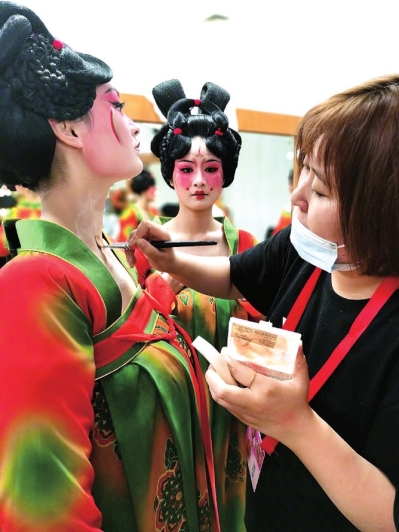 為啥河南春晚的《唐宮夜宴》能出圈？