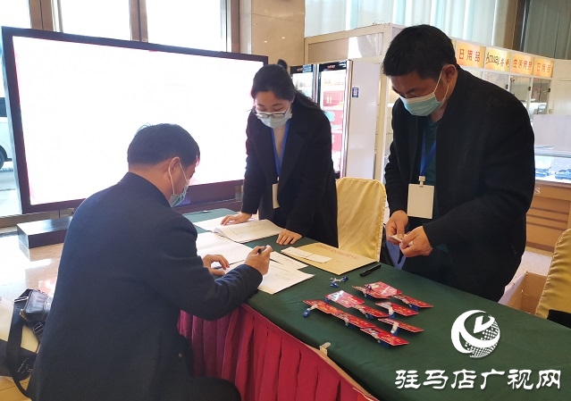 懷揣良策 肩負使命！出席市政協(xié)四屆六次會議的委員們陸續(xù)報到