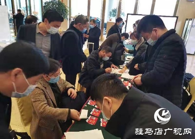 懷揣良策 肩負使命！出席市政協(xié)四屆六次會議的委員們陸續(xù)報到