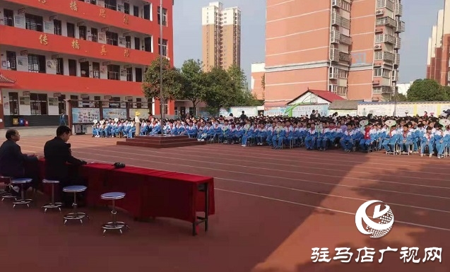 平輿縣公安局解放街派出所走進(jìn)校園開(kāi)展法制宣傳教育
