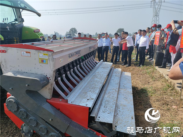  “農(nóng)有王”攜明星產(chǎn)品參加2021全省“三秋”農(nóng)機化生產(chǎn)現(xiàn)場會