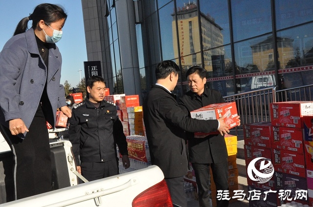正陽縣總工會(huì)捐贈(zèng)物資 共筑防疫堅(jiān)固“堡壘”