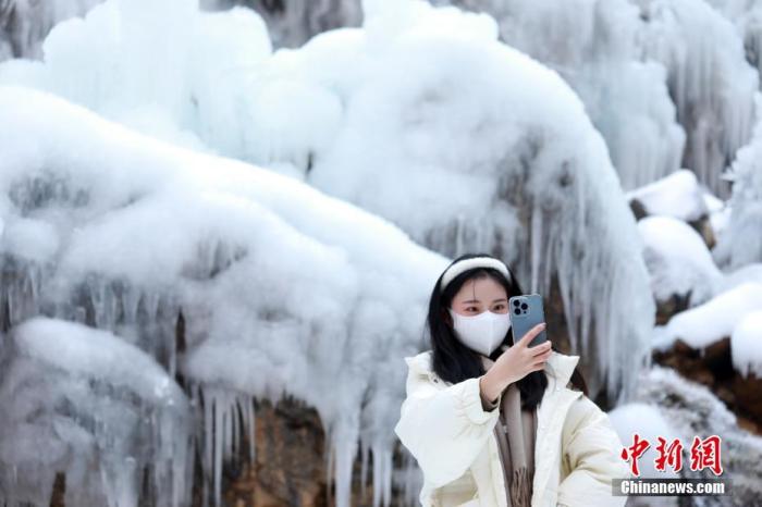 元旦假期“不走遠(yuǎn)，周邊玩” 冰雪游迎來(lái)熱潮