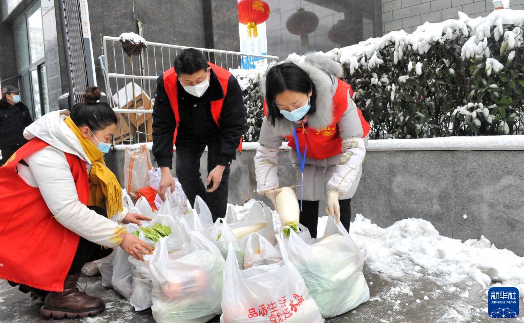 奮進(jìn)新征程 建功新時(shí)代｜“人民至上、生命至上”——抗擊世紀(jì)疫情彰顯“中國(guó)之治”優(yōu)勢(shì)