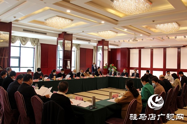 駐馬店市政協(xié)委員分組討論政府工作報(bào)告和計(jì)劃、財(cái)政等報(bào)告