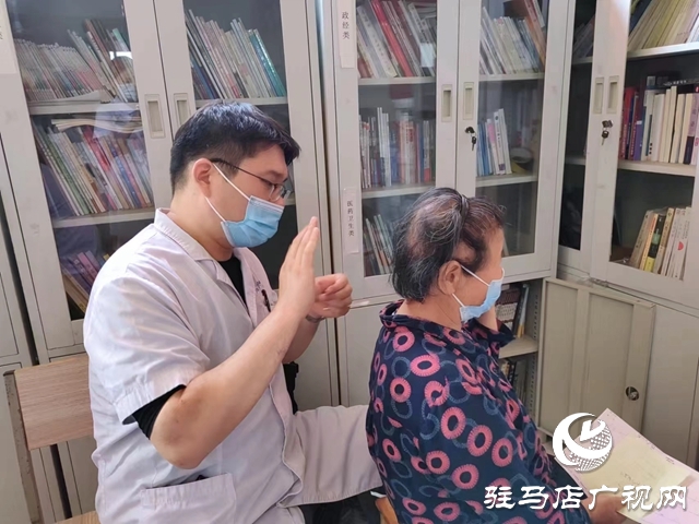 駐馬店市中醫(yī)院開(kāi)展便民服務(wù)家鄉(xiāng)行義診活動(dòng)