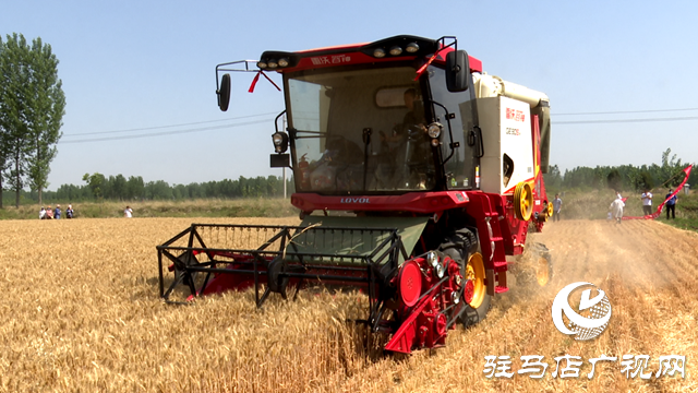 泌陽(yáng)縣農(nóng)業(yè)機(jī)械技術(shù)服務(wù)中心舉辦小麥機(jī)收減損技能大比武