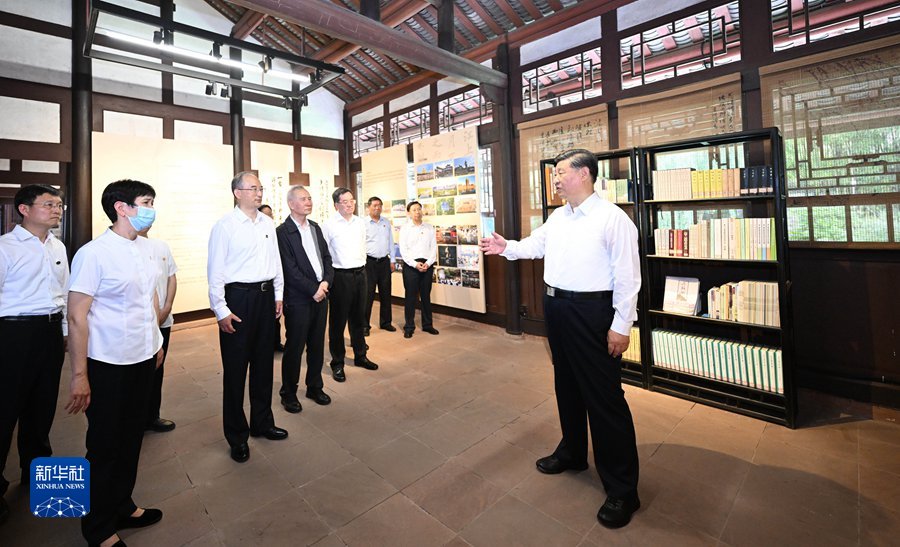 習(xí)近平在四川考察時強調(diào) 深入貫徹新發(fā)展理念主動融入新發(fā)展格局 在新的征程上奮力譜寫四川發(fā)展新篇章