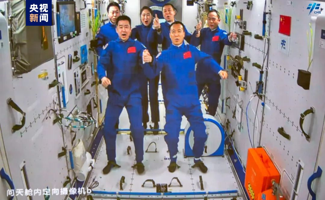  神舟十五號(hào)3名航天員順利進(jìn)駐中國空間站 兩個(gè)航天員乘組首次實(shí)現(xiàn)“太空會(huì)師”