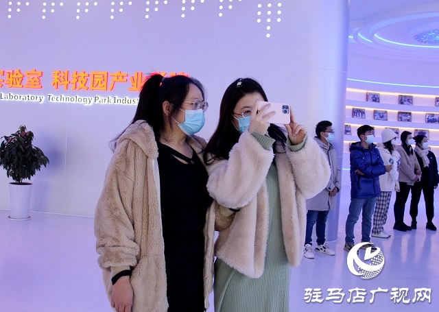 駐馬店廣電新媒體走進(jìn)黃淮實(shí)驗(yàn)室 互動(dòng)交流促提升
