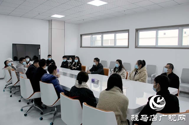 駐馬店廣電新媒體走進(jìn)黃淮實(shí)驗(yàn)室 互動(dòng)交流促提升