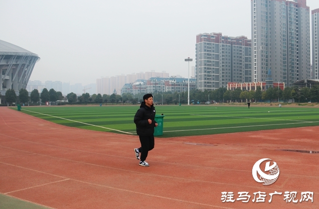 跑步、打球、 踢球…安排！駐馬店市體育場免費開放啦~