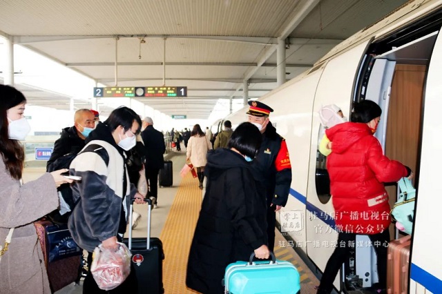 剛剛！記者在駐馬店站、駐馬店西站拍下這樣一幕…