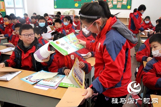 “萌娃”歸校 元?dú)鉂M滿——直擊駐馬店市開學(xué)第一天
